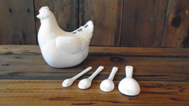  Bits and Pieces - Ceramic Chicken Measuring Spoons