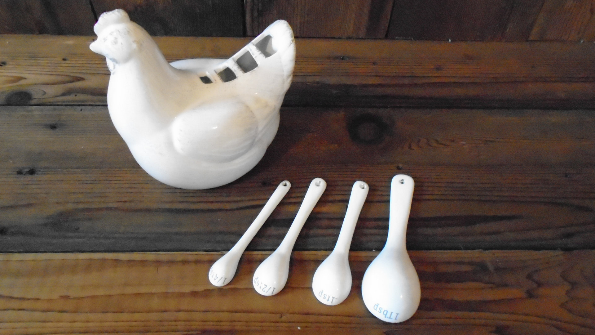 Bits and Pieces - Ceramic Chicken Measuring Spoons - Whimsical, and  Practical Chicken Figurine with 4 Measuring Spoons - Adds Quirky Charm to  Your